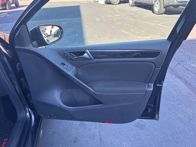 2011 Volkswagen GTI Base PZEV 4dr Hatchback 6A w/ Sunroof   - Photo 24 - Hazleton, PA 18201