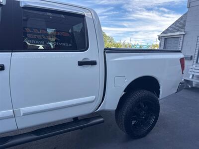 2014 Nissan Titan SV 4x4 4dr Crew Cab SWB Pickup - Photo 5 - Hazleton, PA 18201