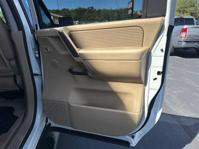 2014 Nissan Titan SV 4x4 4dr Crew Cab SWB Pickup - Photo 22 - Hazleton, PA 18201
