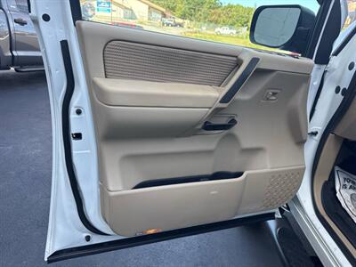2014 Nissan Titan SV 4x4 4dr Crew Cab SWB Pickup - Photo 15 - Hazleton, PA 18201