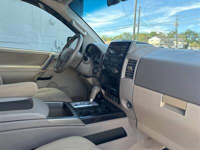 2014 Nissan Titan SV 4x4 4dr Crew Cab SWB Pickup - Photo 26 - Hazleton, PA 18201