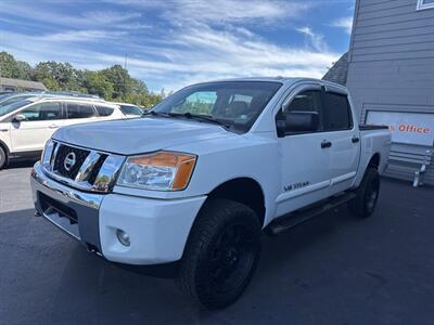 2014 Nissan Titan SV 4x4 4dr Crew Cab SWB Pickup - Photo 3 - Hazleton, PA 18201