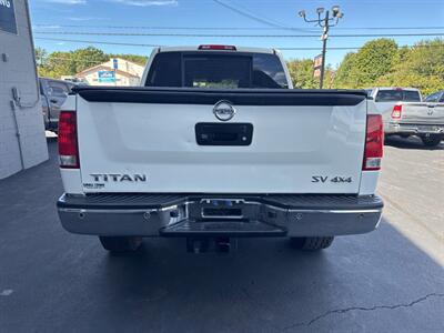 2014 Nissan Titan SV 4x4 4dr Crew Cab SWB Pickup - Photo 7 - Hazleton, PA 18201