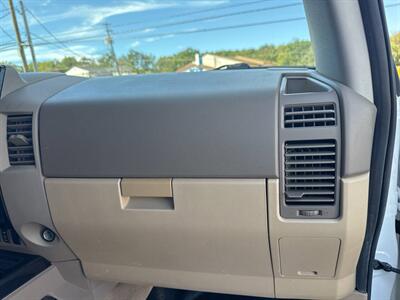 2014 Nissan Titan SV 4x4 4dr Crew Cab SWB Pickup - Photo 27 - Hazleton, PA 18201