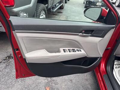 2019 Hyundai ELANTRA Limited 4dr Sedan   - Photo 14 - Hazleton, PA 18201