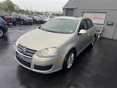 2010 Volkswagen Jetta TDI 4dr Sedan 6A   - Photo 2 - Hazleton, PA 18201