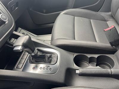 2010 Volkswagen Jetta TDI 4dr Sedan 6A   - Photo 29 - Hazleton, PA 18201