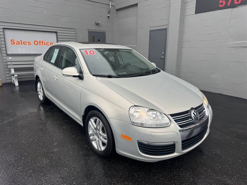 2010 Volkswagen Jetta TDI 4dr Sedan 6A   - Photo 1 - Hazleton, PA 18201