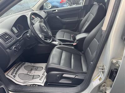 2010 Volkswagen Jetta TDI 4dr Sedan 6A   - Photo 13 - Hazleton, PA 18201