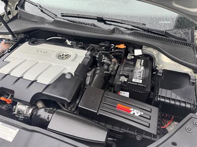2010 Volkswagen Jetta TDI 4dr Sedan 6A   - Photo 12 - Hazleton, PA 18201