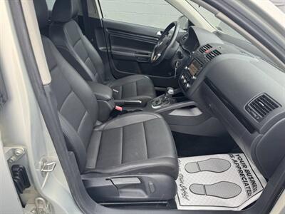 2010 Volkswagen Jetta TDI 4dr Sedan 6A   - Photo 22 - Hazleton, PA 18201