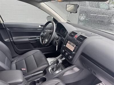 2010 Volkswagen Jetta TDI 4dr Sedan 6A   - Photo 24 - Hazleton, PA 18201