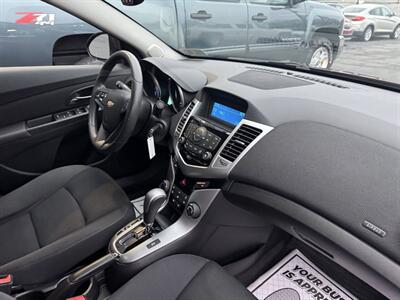 2015 Chevrolet Cruze 1LT Auto 4dr Sedan w/1SD   - Photo 25 - Hazleton, PA 18201