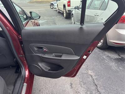 2015 Chevrolet Cruze 1LT Auto 4dr Sedan w/1SD   - Photo 21 - Hazleton, PA 18201