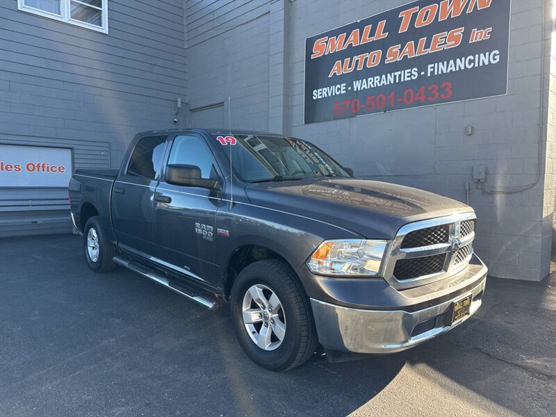 2019 RAM 1500 Classic Express 4x4 4dr Crew Cab 5.5 ft. SB Pickup  