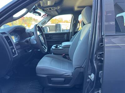 2019 RAM 1500 Classic Express 4x4 4dr Crew Cab 5.5 ft. SB Pickup   - Photo 13 - Hazleton, PA 18201