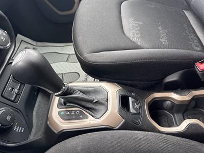 2017 Jeep Renegade Latitude 4x4 4dr SUV - Photo 29 - Hazleton, PA 18201