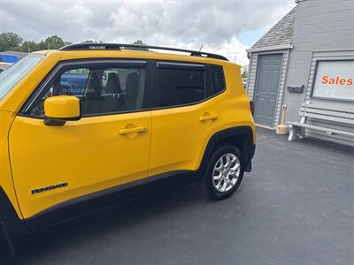 2017 Jeep Renegade Latitude 4x4 4dr SUV - Photo 5 - Hazleton, PA 18201
