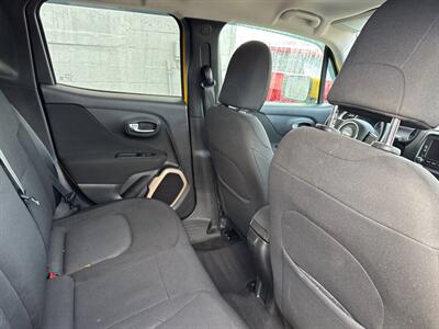 2017 Jeep Renegade Latitude 4x4 4dr SUV   - Photo 22 - Hazleton, PA 18201