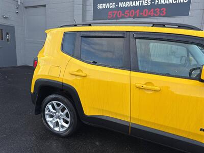 2017 Jeep Renegade Latitude 4x4 4dr SUV   - Photo 9 - Hazleton, PA 18201