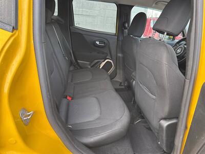 2017 Jeep Renegade Latitude 4x4 4dr SUV   - Photo 20 - Hazleton, PA 18201