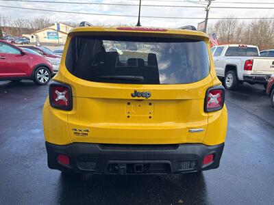 2017 Jeep Renegade Latitude 4x4 4dr SUV   - Photo 7 - Hazleton, PA 18201