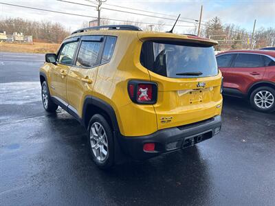 2017 Jeep Renegade Latitude 4x4 4dr SUV   - Photo 6 - Hazleton, PA 18201