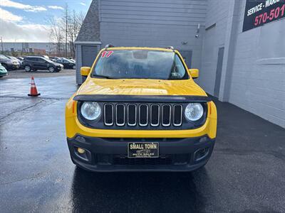 2017 Jeep Renegade Latitude 4x4 4dr SUV   - Photo 2 - Hazleton, PA 18201