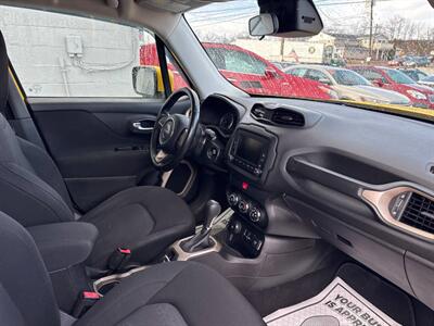 2017 Jeep Renegade Latitude 4x4 4dr SUV   - Photo 25 - Hazleton, PA 18201