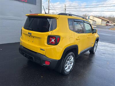 2017 Jeep Renegade Latitude 4x4 4dr SUV   - Photo 8 - Hazleton, PA 18201