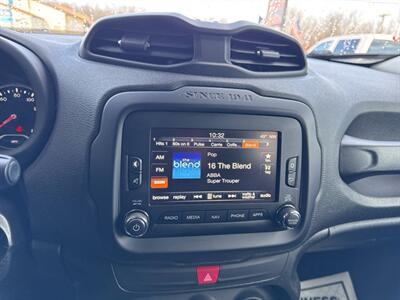 2017 Jeep Renegade Latitude 4x4 4dr SUV   - Photo 27 - Hazleton, PA 18201