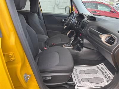 2017 Jeep Renegade Latitude 4x4 4dr SUV   - Photo 23 - Hazleton, PA 18201