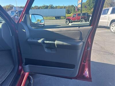 2004 Ford Explorer Sport Trac XLS 4dr XLS   - Photo 24 - Hazleton, PA 18201