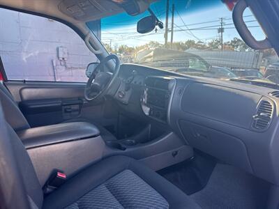 2004 Ford Explorer Sport Trac XLS 4dr XLS   - Photo 25 - Hazleton, PA 18201