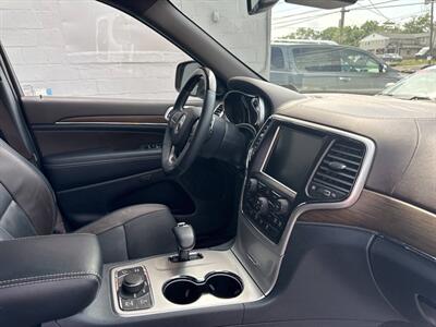 2014 Jeep Grand Cherokee Overland 4x4 4dr SUV   - Photo 26 - Hazleton, PA 18201