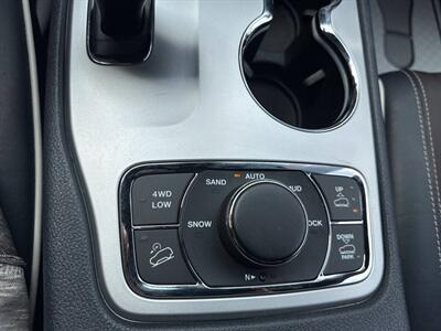 2014 Jeep Grand Cherokee Overland 4x4 4dr SUV   - Photo 31 - Hazleton, PA 18201