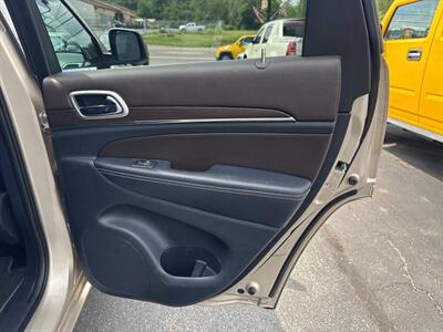 2014 Jeep Grand Cherokee Overland 4x4 4dr SUV   - Photo 22 - Hazleton, PA 18201