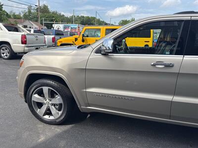 2014 Jeep Grand Cherokee Overland 4x4 4dr SUV   - Photo 4 - Hazleton, PA 18201