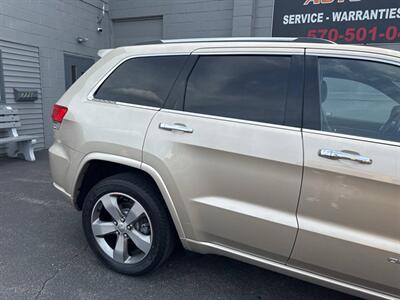 2014 Jeep Grand Cherokee Overland 4x4 4dr SUV   - Photo 9 - Hazleton, PA 18201