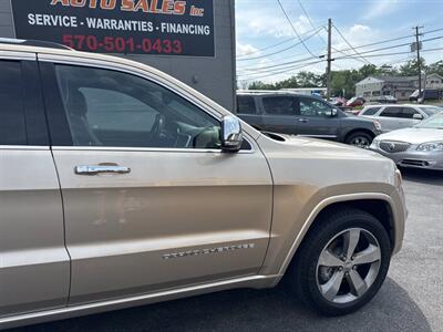 2014 Jeep Grand Cherokee Overland 4x4 4dr SUV   - Photo 10 - Hazleton, PA 18201