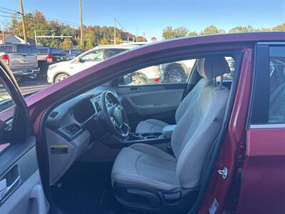 2017 Hyundai SONATA - Photo 13 - Hazleton, PA 18201
