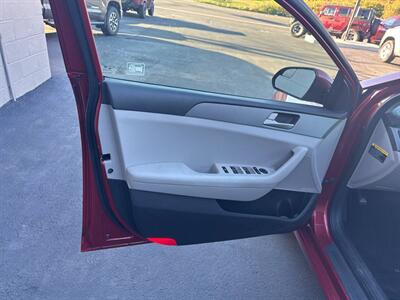 2017 Hyundai SONATA - Photo 14 - Hazleton, PA 18201