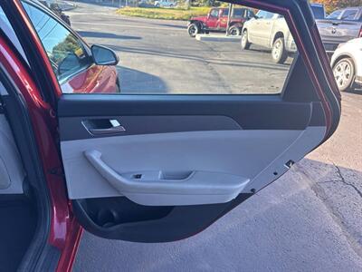 2017 Hyundai SONATA - Photo 21 - Hazleton, PA 18201