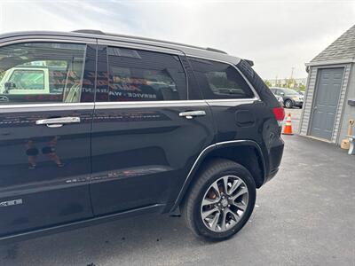 2018 Jeep Grand Cherokee Overland 4x4 4dr SUV   - Photo 5 - Hazleton, PA 18201