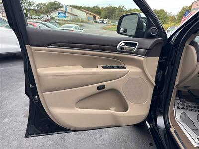 2018 Jeep Grand Cherokee Overland 4x4 4dr SUV   - Photo 15 - Hazleton, PA 18201