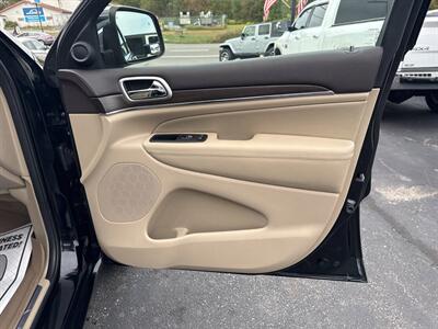 2018 Jeep Grand Cherokee Overland 4x4 4dr SUV   - Photo 25 - Hazleton, PA 18201