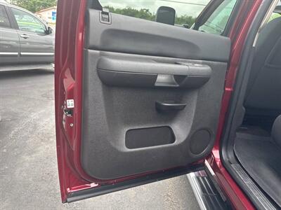 2014 Chevrolet Silverado 2500HD LT 4x4 4dr Crew Cab SB - Photo 18 - Hazleton, PA 18201