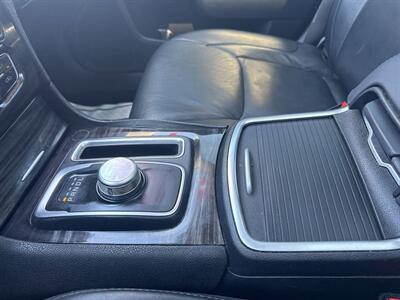 2015 Chrysler 300 Series Limited 4dr Sedan   - Photo 32 - Hazleton, PA 18201
