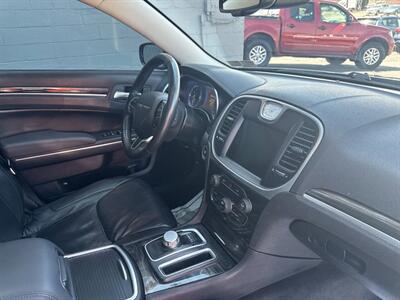 2015 Chrysler 300 Series Limited 4dr Sedan   - Photo 26 - Hazleton, PA 18201