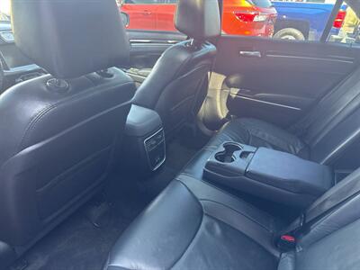 2015 Chrysler 300 Series Limited 4dr Sedan   - Photo 19 - Hazleton, PA 18201